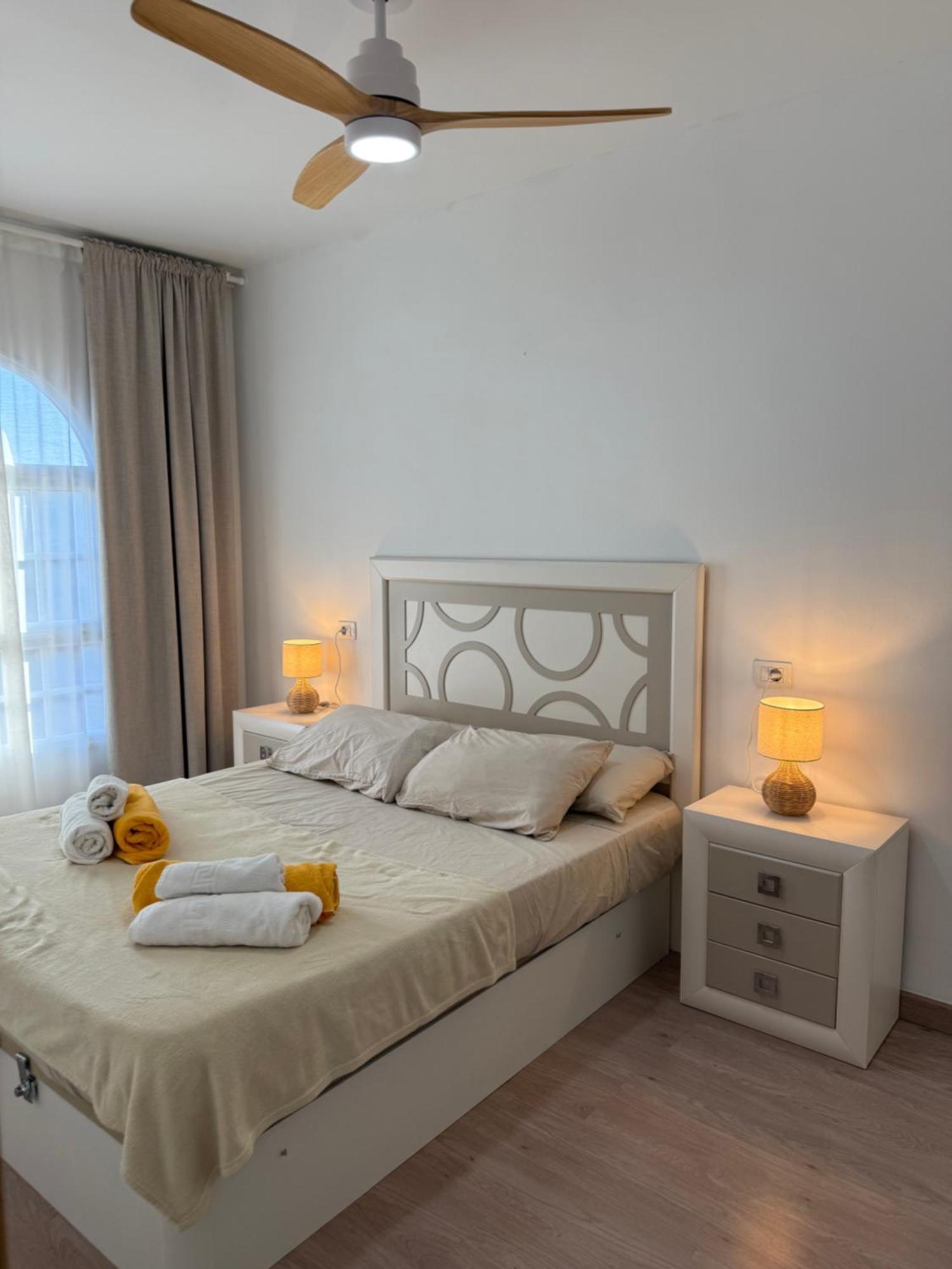Seaside Paradise - 2 Bedroom Apartment With Ocean Views & Air Conditioning In Playa San Juan Ngoại thất bức ảnh